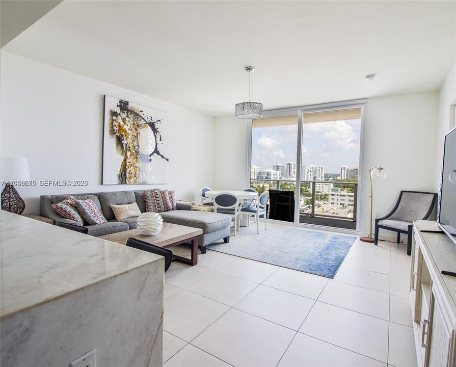 For Rent: $6,000 (1 beds, 1 baths, 826 Square Feet)