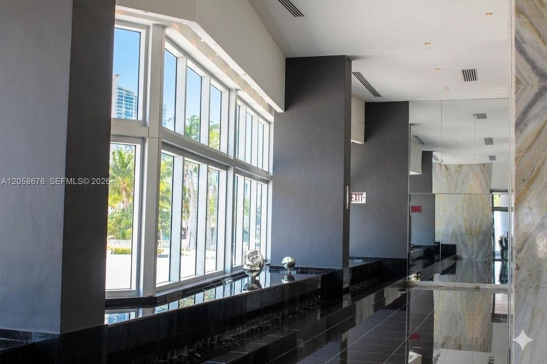 En Venta: $640,000 (2 camas, 2 baños, 1105 Pies cuadrados)