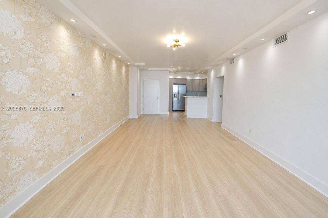 En Venta: $640,000 (2 camas, 2 baños, 1105 Pies cuadrados)
