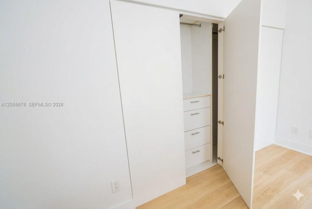 En Venta: $640,000 (2 camas, 2 baños, 1105 Pies cuadrados)