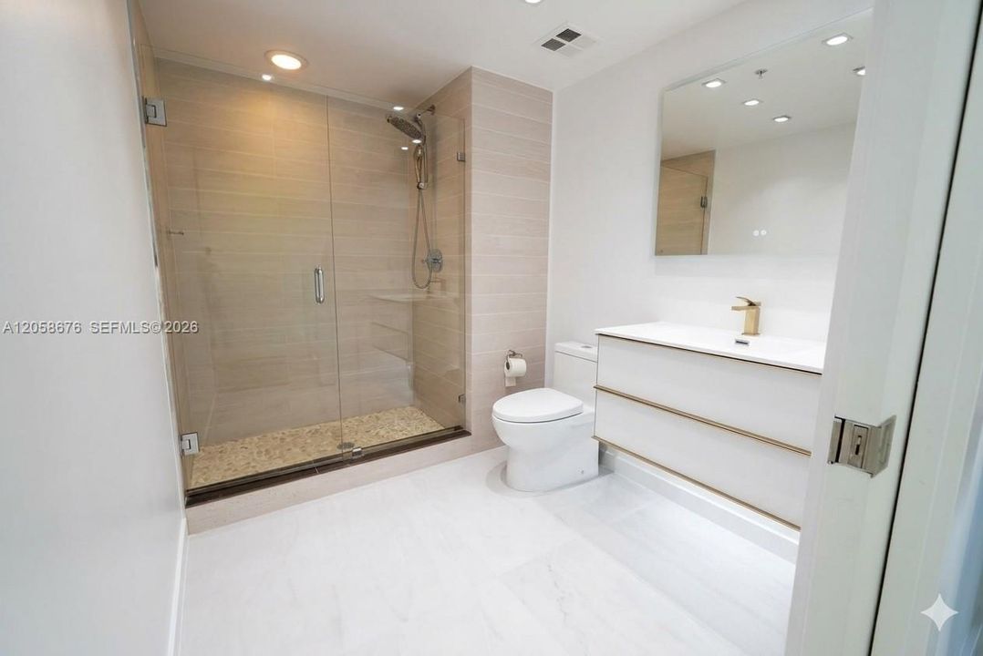 En Venta: $640,000 (2 camas, 2 baños, 1105 Pies cuadrados)