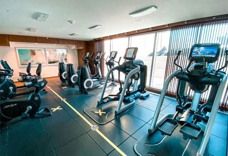 En Venta: $640,000 (2 camas, 2 baños, 1105 Pies cuadrados)
