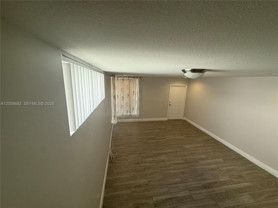 В аренду: $3,000 (3 спален, 2 ванн, 1650 Квадратных фут)