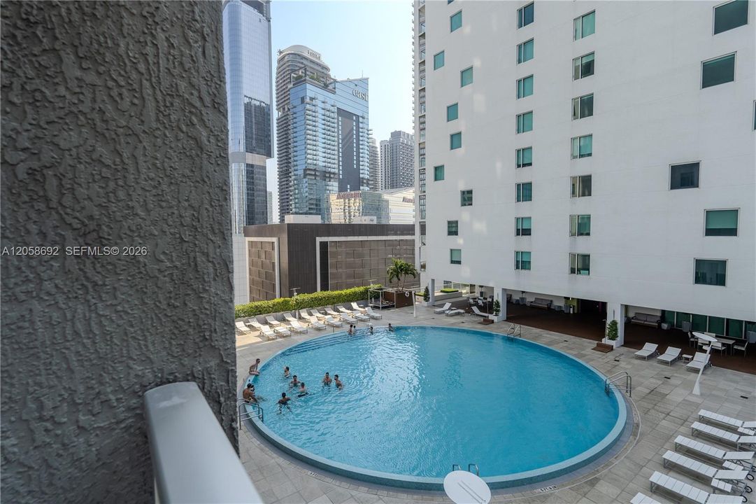 For Sale: $629,000 (2 beds, 2 baths, 1197 Square Feet)