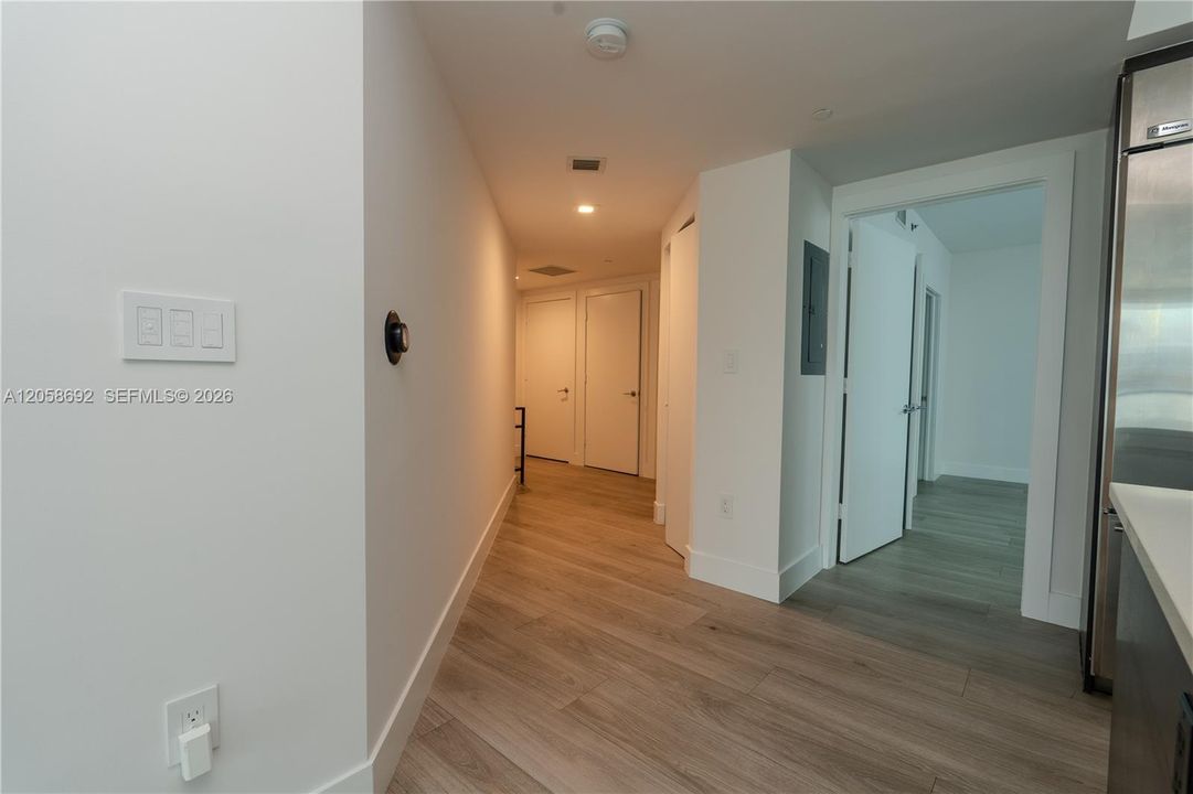 For Sale: $629,000 (2 beds, 2 baths, 1197 Square Feet)