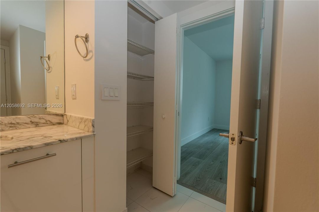 For Sale: $629,000 (2 beds, 2 baths, 1197 Square Feet)