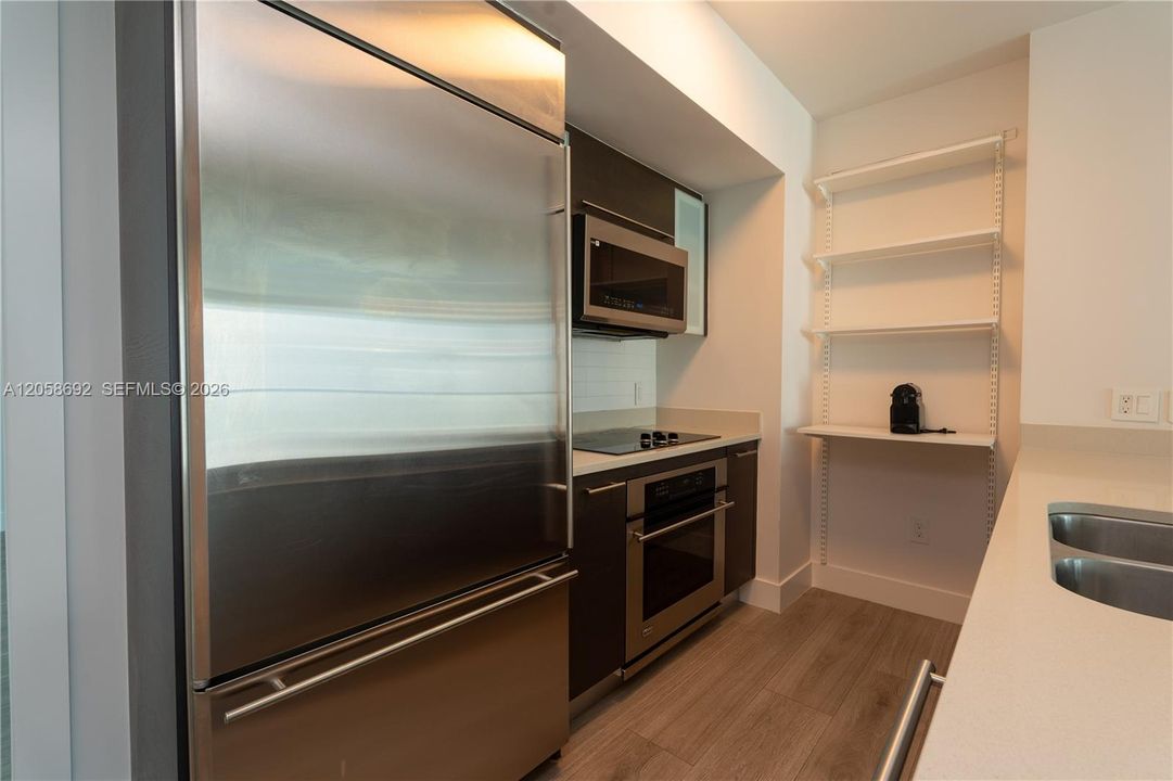For Sale: $629,000 (2 beds, 2 baths, 1197 Square Feet)