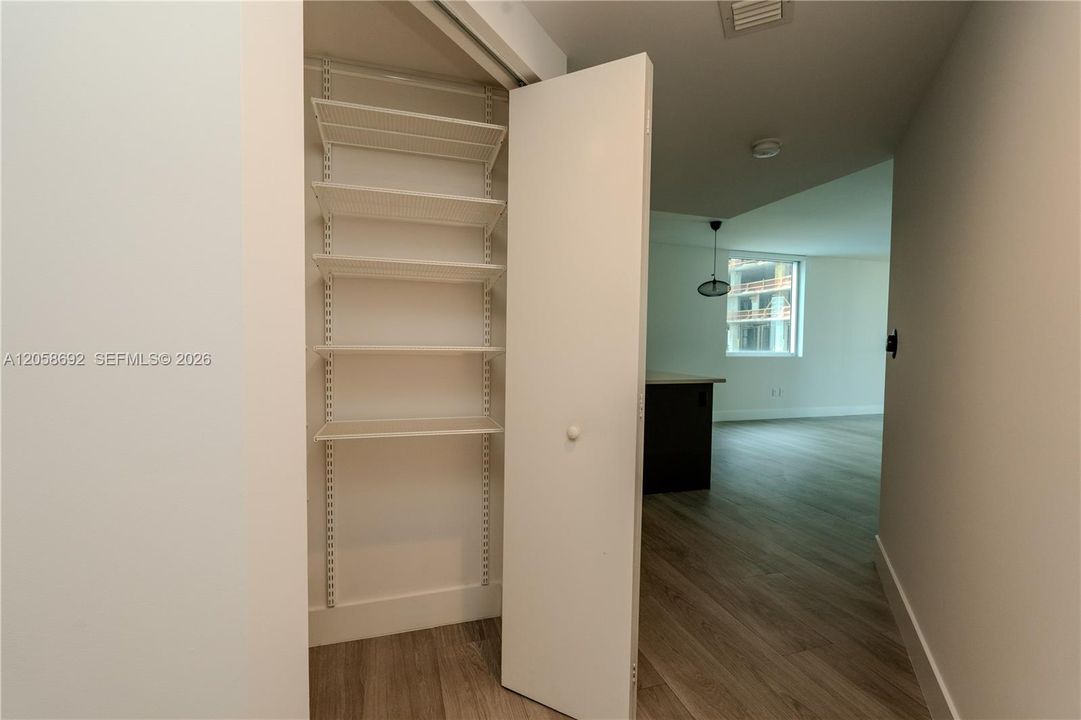 For Sale: $629,000 (2 beds, 2 baths, 1197 Square Feet)