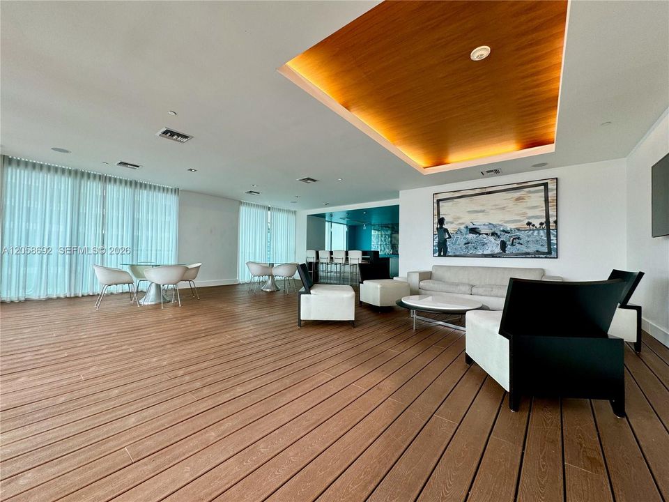 For Sale: $629,000 (2 beds, 2 baths, 1197 Square Feet)