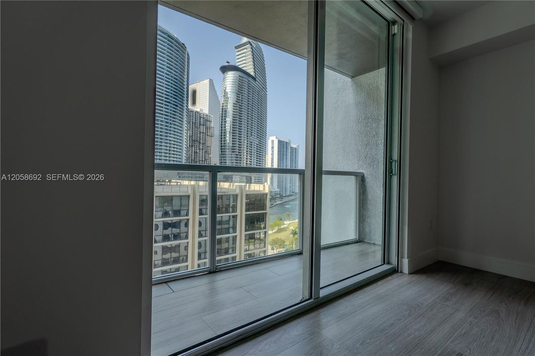 For Sale: $629,000 (2 beds, 2 baths, 1197 Square Feet)