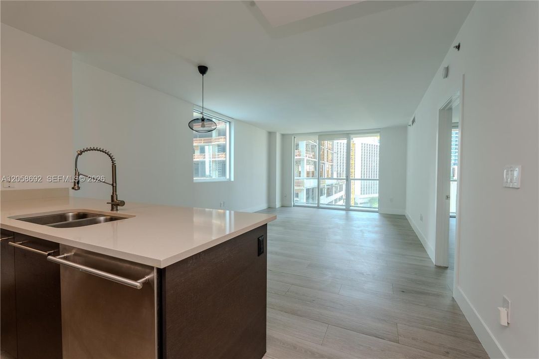 For Sale: $629,000 (2 beds, 2 baths, 1197 Square Feet)