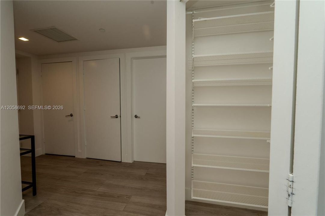 For Sale: $629,000 (2 beds, 2 baths, 1197 Square Feet)