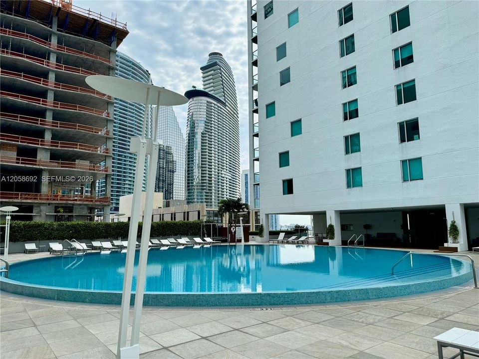 For Sale: $629,000 (2 beds, 2 baths, 1197 Square Feet)