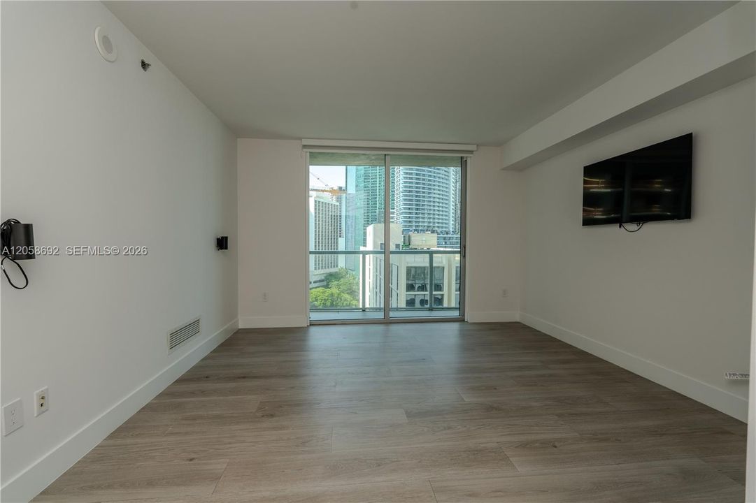 For Sale: $629,000 (2 beds, 2 baths, 1197 Square Feet)