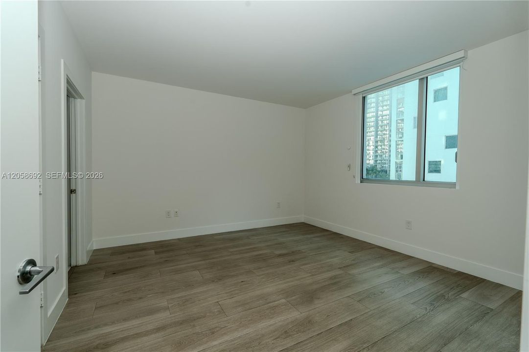 For Sale: $629,000 (2 beds, 2 baths, 1197 Square Feet)