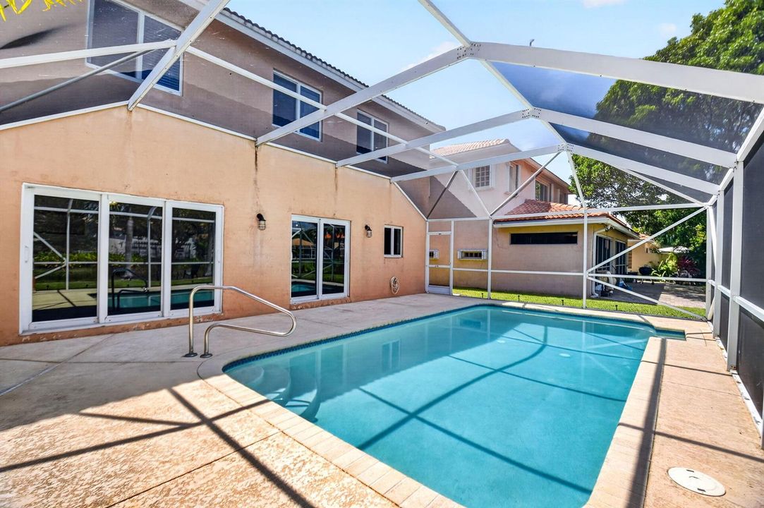Screened in Pool