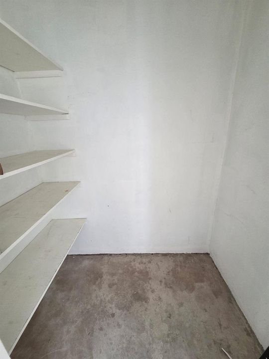 1000016025