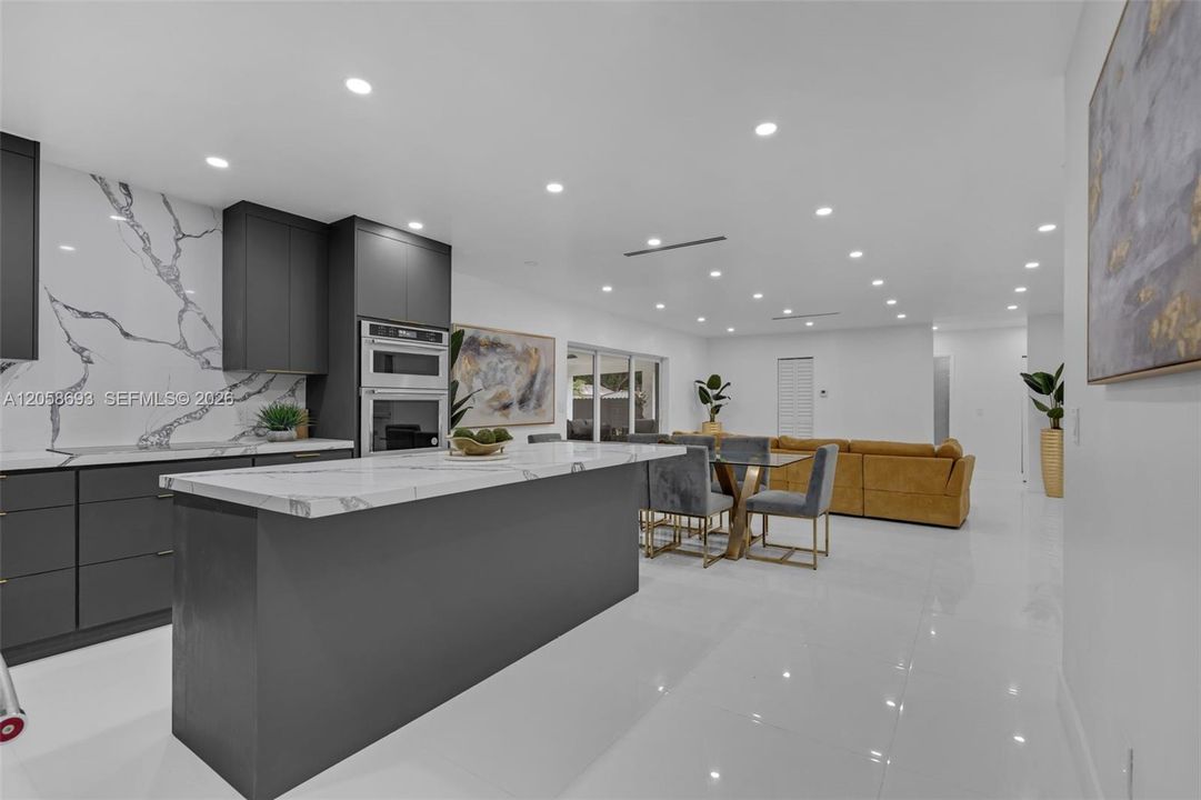 На продажу: $1,650,000 (5 спален, 3 ванн, 1688 Квадратных фут)