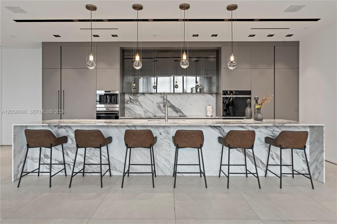 En Venta: $4,599,000 (6 camas, 6 baños, 6676 Pies cuadrados)