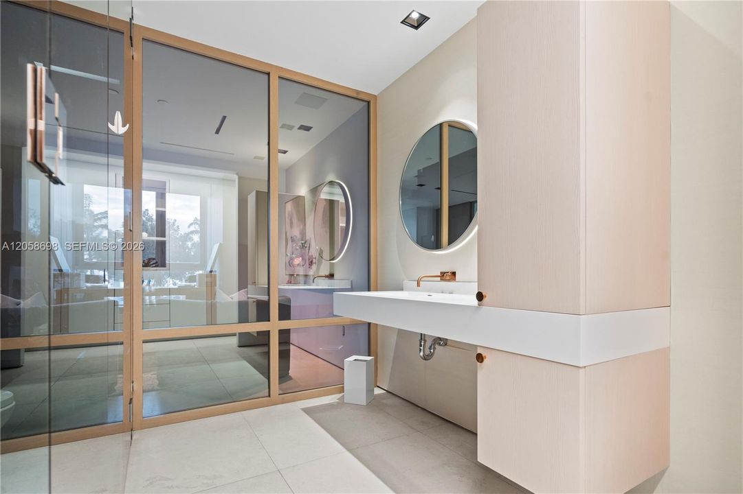En Venta: $4,599,000 (6 camas, 6 baños, 6676 Pies cuadrados)