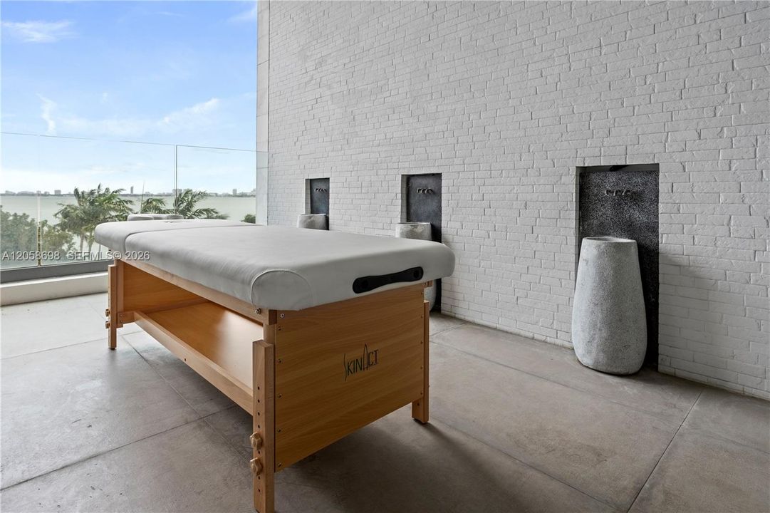 En Venta: $4,599,000 (6 camas, 6 baños, 6676 Pies cuadrados)