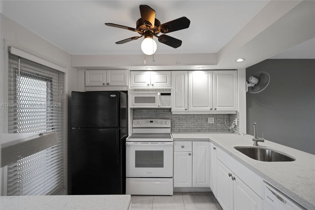 En Venta: $125,000 (2 camas, 2 baños, 992 Pies cuadrados)