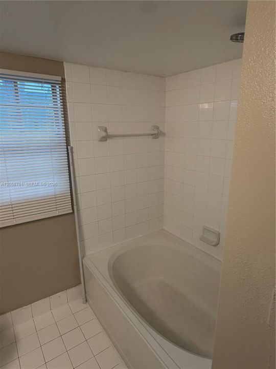 For Rent: $2,300 (2 beds, 2 baths, 1065 Square Feet)
