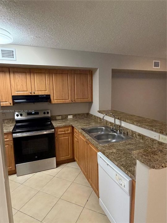 For Rent: $2,300 (2 beds, 2 baths, 1065 Square Feet)