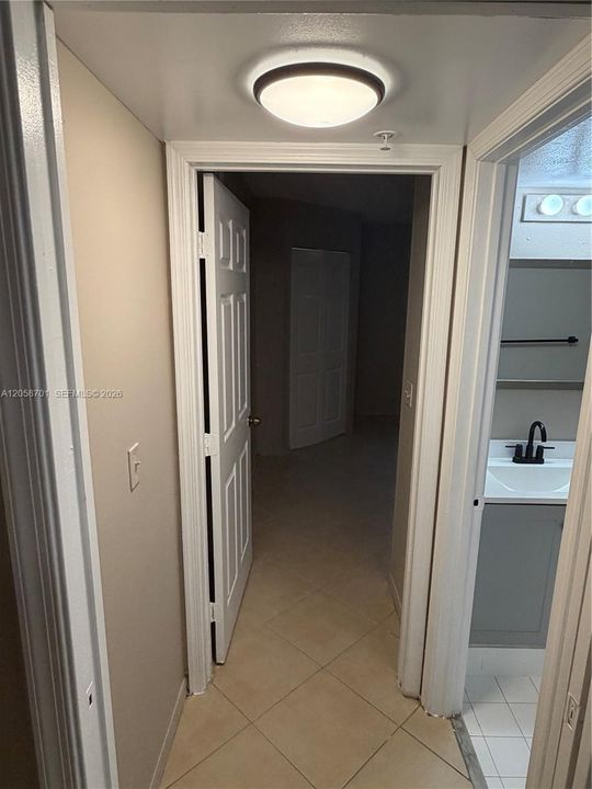 For Rent: $2,300 (2 beds, 2 baths, 1065 Square Feet)