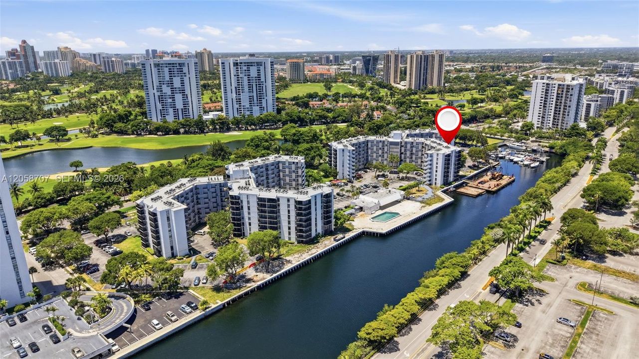 На продажу: $160,000 (1 спален, 2 ванн, 741 Квадратных фут)