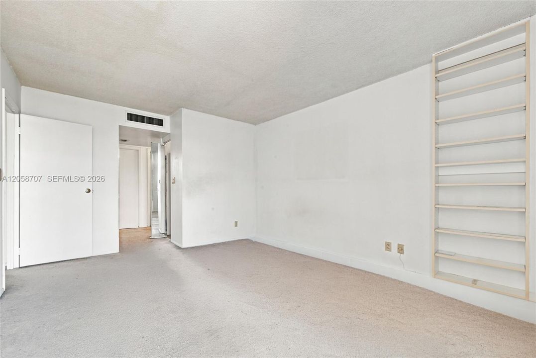 На продажу: $160,000 (1 спален, 2 ванн, 741 Квадратных фут)