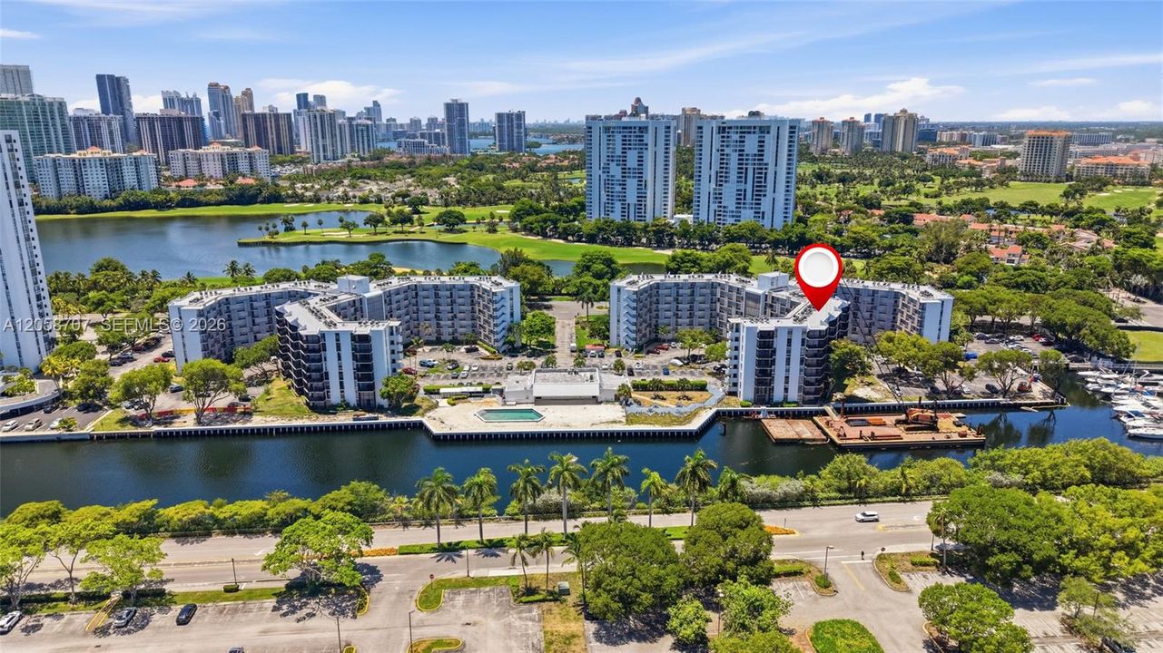 На продажу: $160,000 (1 спален, 2 ванн, 741 Квадратных фут)