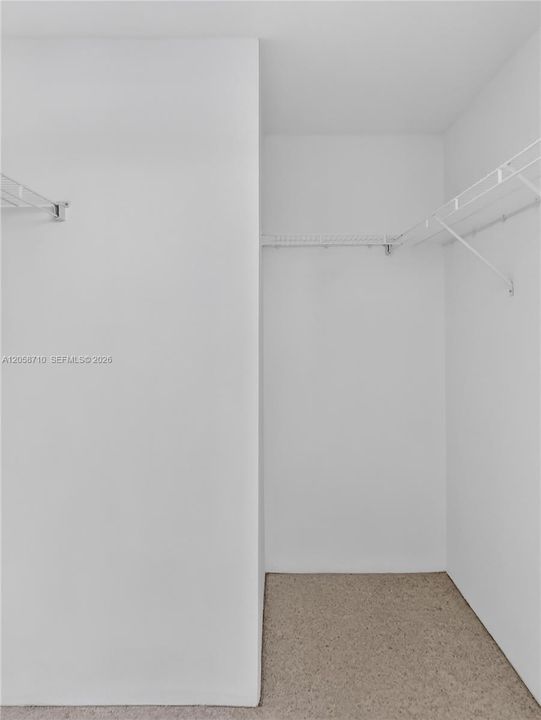 Activo con contrato: $4,200 (2 camas, 2 baños, 1449 Pies cuadrados)