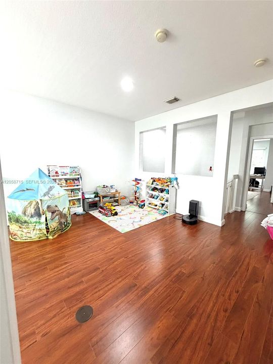 En Renta: $4,000 (3 camas, 3 baños, 2008 Pies cuadrados)