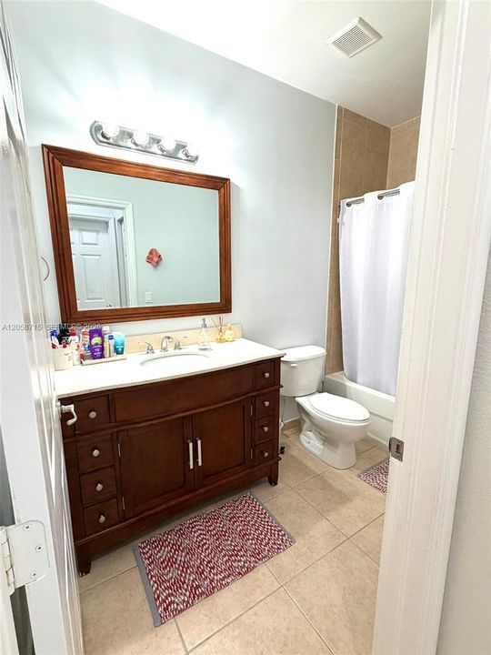 En Renta: $4,000 (3 camas, 3 baños, 2008 Pies cuadrados)