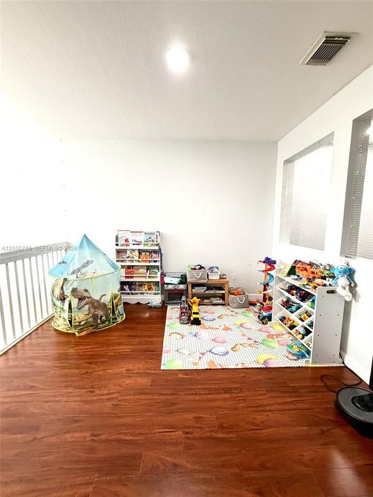 En Renta: $4,000 (3 camas, 3 baños, 2008 Pies cuadrados)