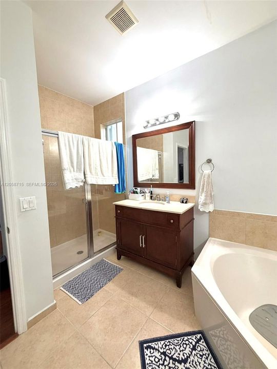 En Renta: $4,000 (3 camas, 3 baños, 2008 Pies cuadrados)