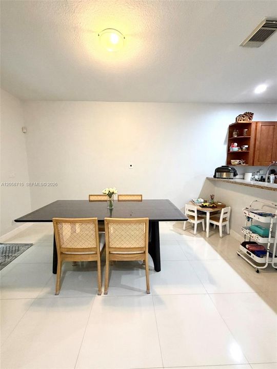 En Renta: $4,000 (3 camas, 3 baños, 2008 Pies cuadrados)