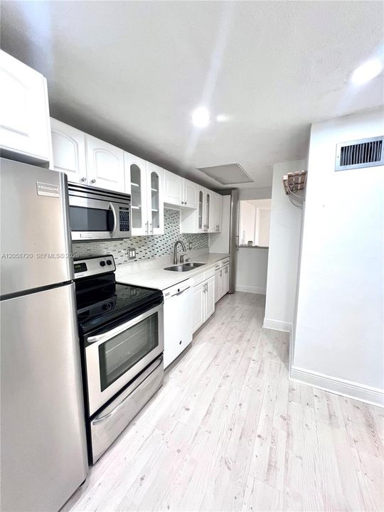 В аренду: $1,975 (1 спален, 1 ванн, 865 Квадратных фут)
