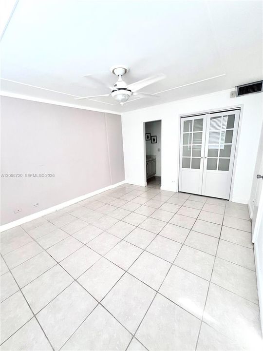В аренду: $1,975 (1 спален, 1 ванн, 865 Квадратных фут)