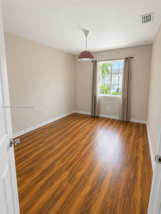 На продажу: $359,000 (3 спален, 2 ванн, 1850 Квадратных фут)