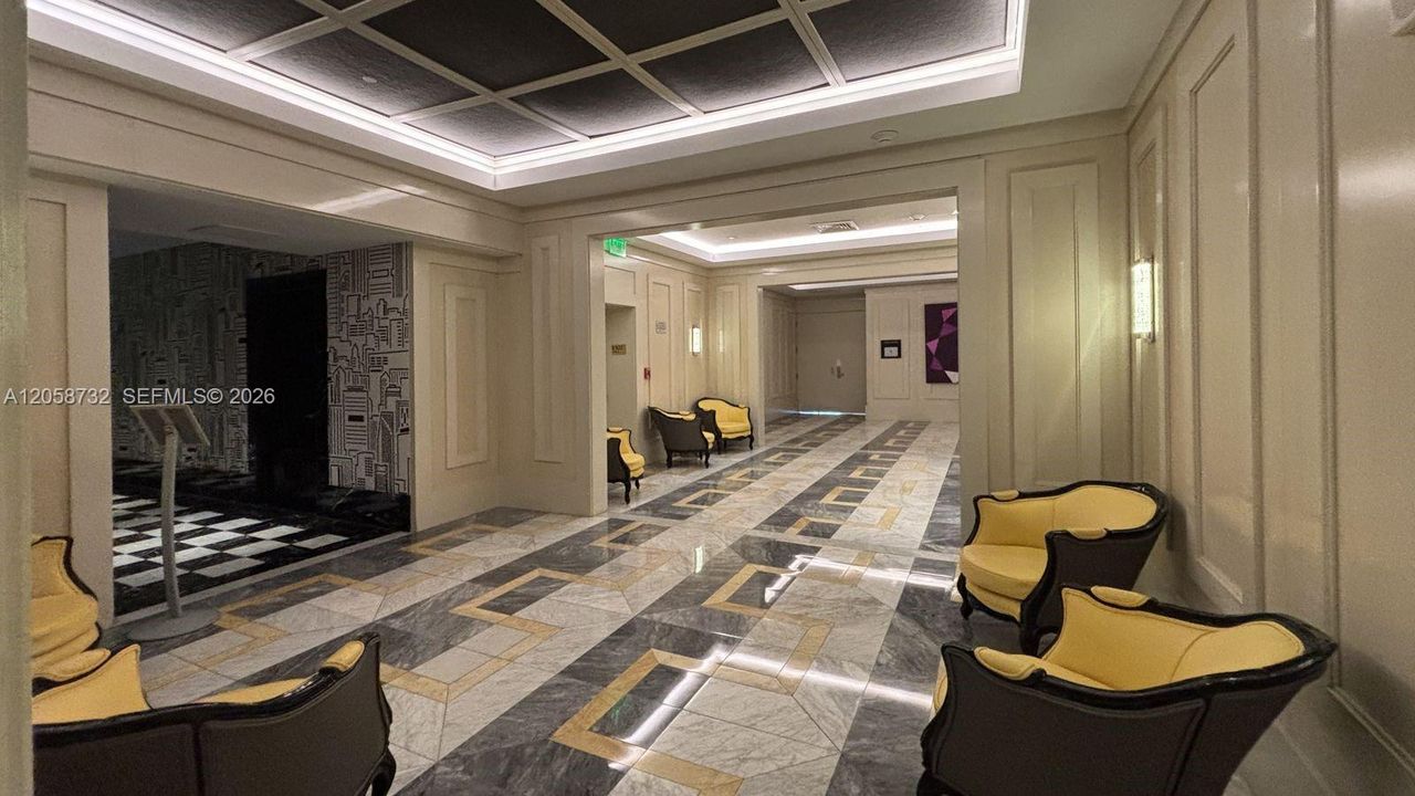 For Sale: $685,000 (1 beds, 1 baths, 898 Square Feet)