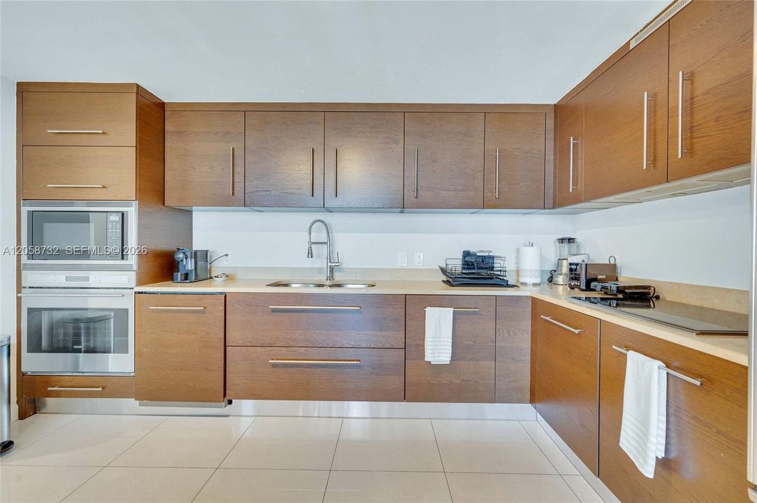 En Venta: $685,000 (1 camas, 1 baños, 898 Pies cuadrados)