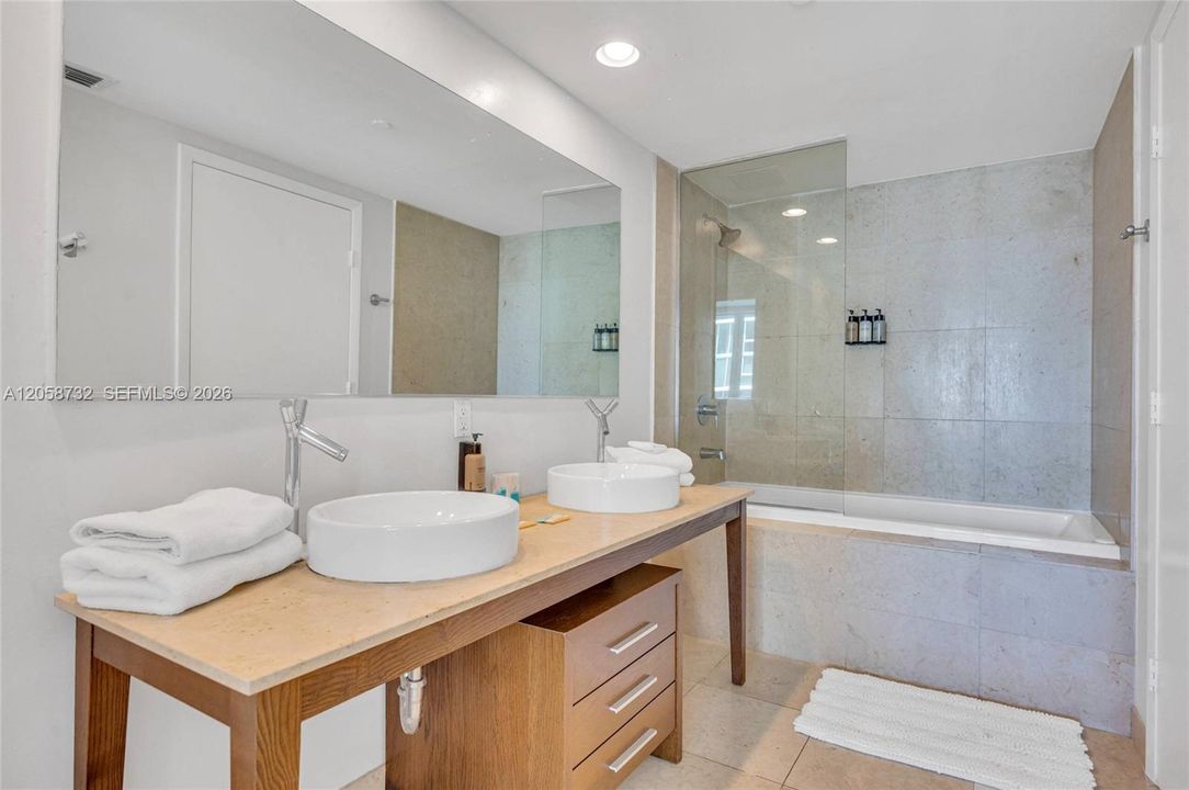 En Venta: $685,000 (1 camas, 1 baños, 898 Pies cuadrados)
