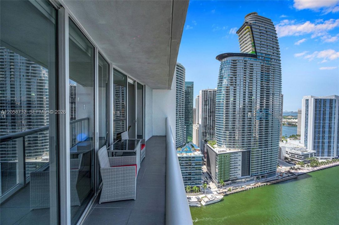 En Venta: $685,000 (1 camas, 1 baños, 898 Pies cuadrados)