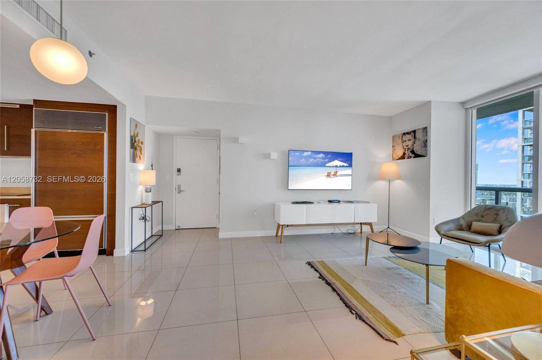 En Venta: $685,000 (1 camas, 1 baños, 898 Pies cuadrados)