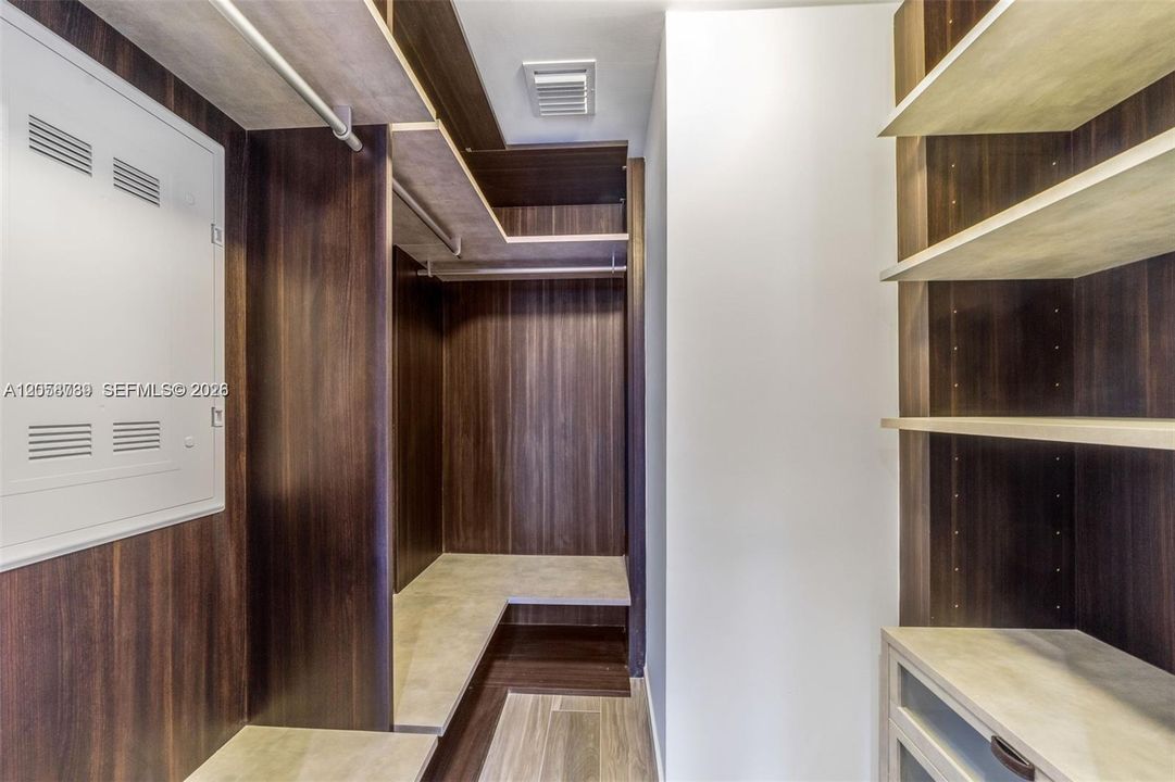 В аренду: $6,350 (2 спален, 2 ванн, 1119 Квадратных фут)