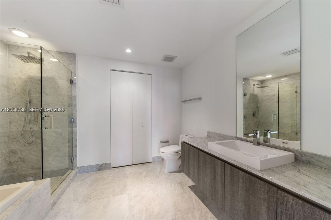 В аренду: $6,350 (2 спален, 2 ванн, 1119 Квадратных фут)