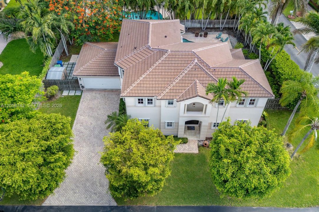 На продажу: $1,900,000 (4 спален, 3 ванн, 3585 Квадратных фут)