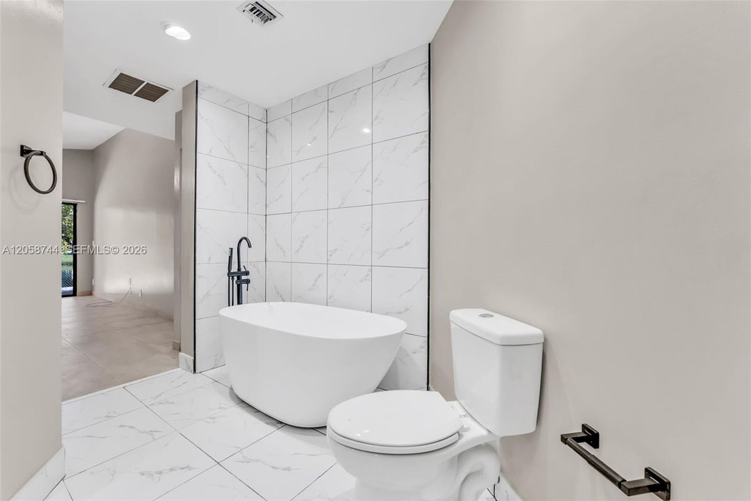 В аренду: $3,650 (4 спален, 3 ванн, 1558 Квадратных фут)